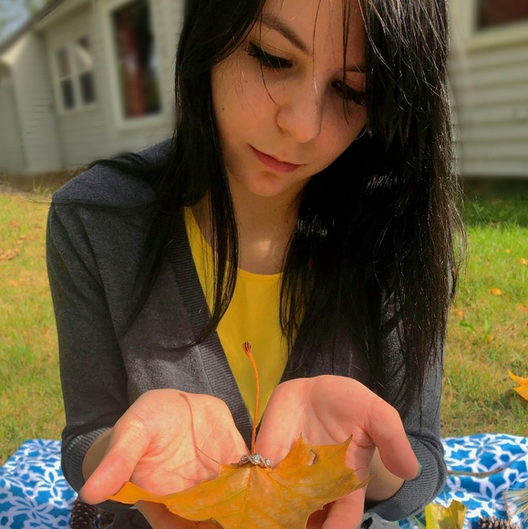 Meet your Posher, Rachel - Picture 1 of 1